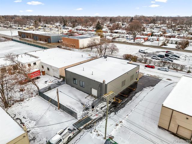 23201 Roseberry Avenue, Warren, MI 48089