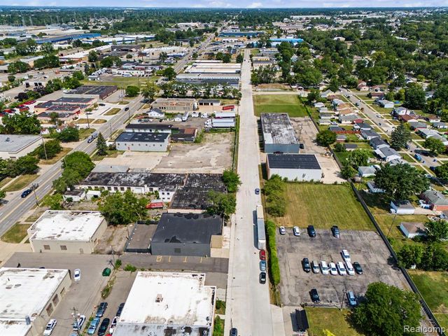 23201 Roseberry Avenue, Warren, MI 48089