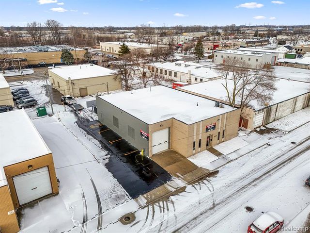 23201 Roseberry Avenue, Warren, MI 48089