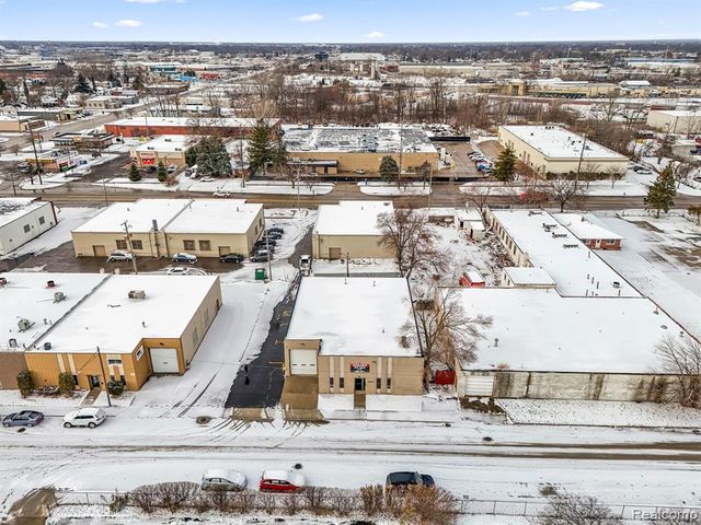 23201 Roseberry Avenue, Warren, MI 48089