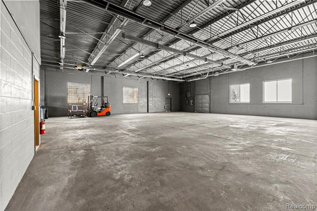 23201 Roseberry Avenue, Warren, MI 48089