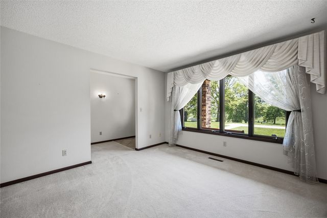 4140 Elkhorn Drive, Cedar Rapids, IA 52411