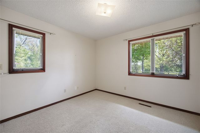 4140 Elkhorn Drive, Cedar Rapids, IA 52411