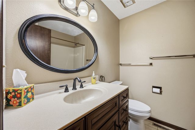 4140 Elkhorn Drive, Cedar Rapids, IA 52411