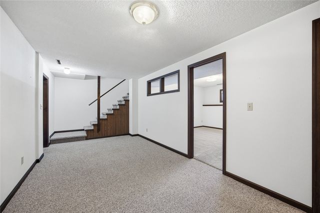 4140 Elkhorn Drive, Cedar Rapids, IA 52411