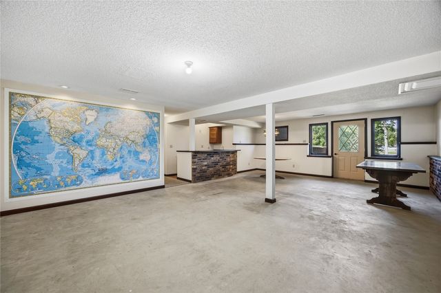 4140 Elkhorn Drive, Cedar Rapids, IA 52411
