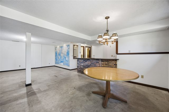 4140 Elkhorn Drive, Cedar Rapids, IA 52411
