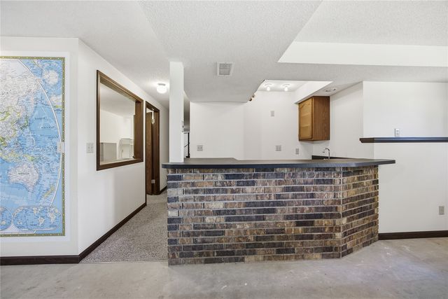 4140 Elkhorn Drive, Cedar Rapids, IA 52411