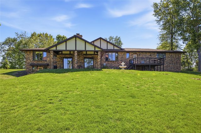4140 Elkhorn Drive, Cedar Rapids, IA 52411