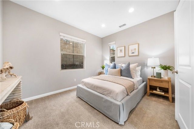 102 Yellow Pine, Irvine, CA 92618