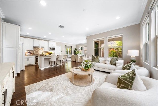 102 Yellow Pine, Irvine, CA 92618