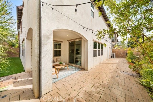 102 Yellow Pine, Irvine, CA 92618