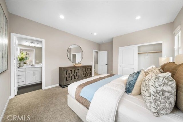 102 Yellow Pine, Irvine, CA 92618