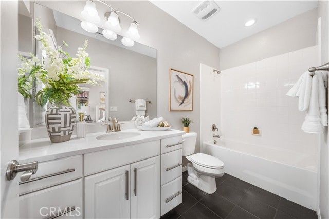 102 Yellow Pine, Irvine, CA 92618