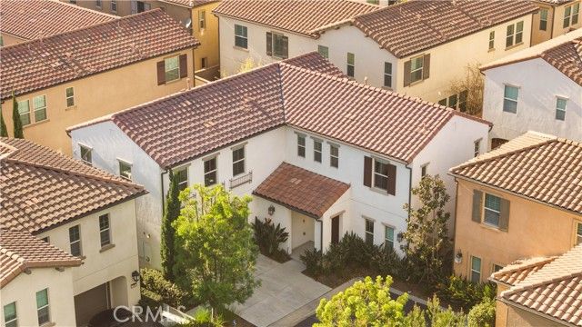 102 Yellow Pine, Irvine, CA 92618