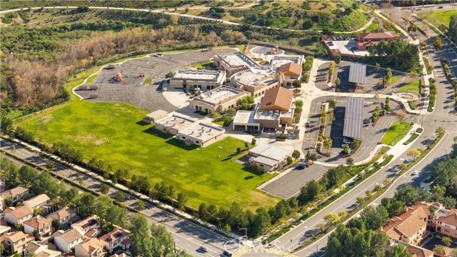 102 Yellow Pine, Irvine, CA 92618