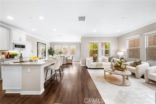 102 Yellow Pine, Irvine, CA 92618