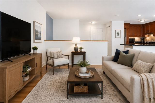 11 Church St 111, Salem, MA 01970