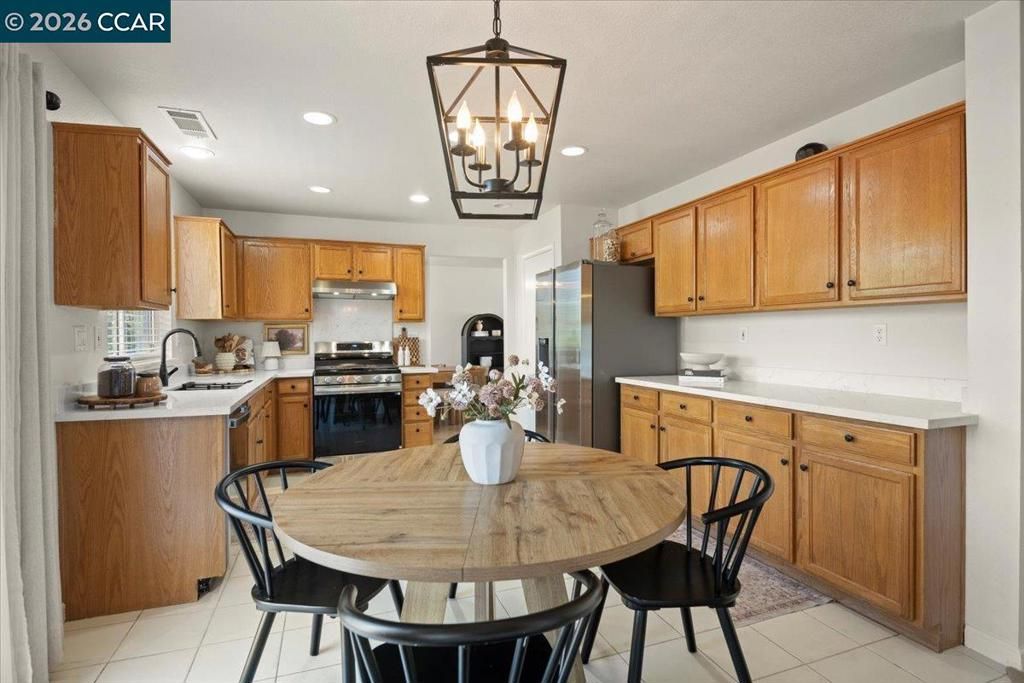 Image 11 of property listing at 1195 Oak Haven Way, Antioch, CA 94531