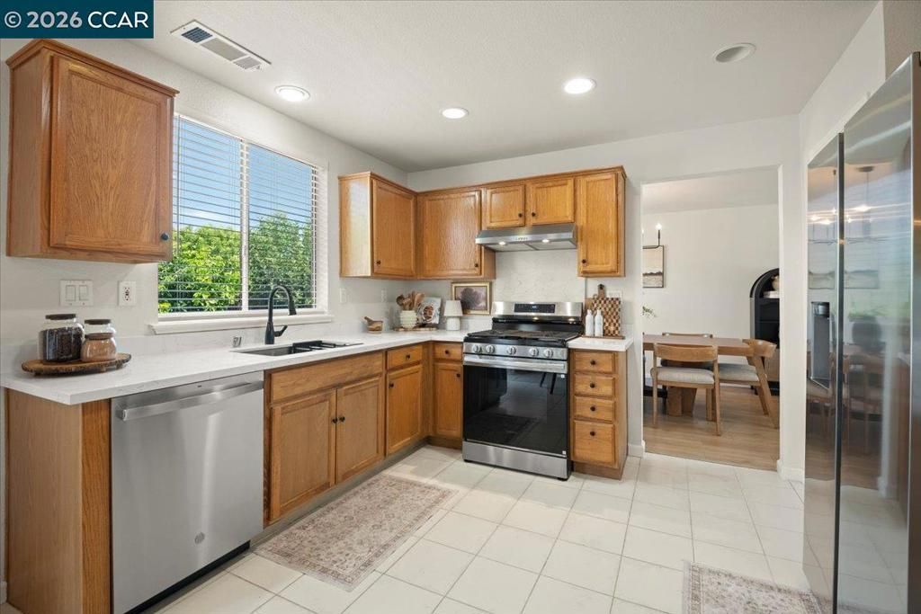 Image 13 of property listing at 1195 Oak Haven Way, Antioch, CA 94531