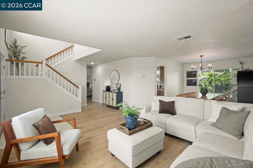 Image 5 of property listing at 1195 Oak Haven Way, Antioch, CA 94531