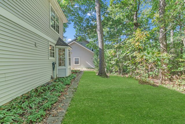 6 Dartmouth Court, Streamwood, IL 60107