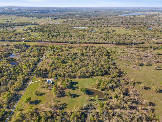 15409 Piney Oaks Lane, Iola, TX 77861