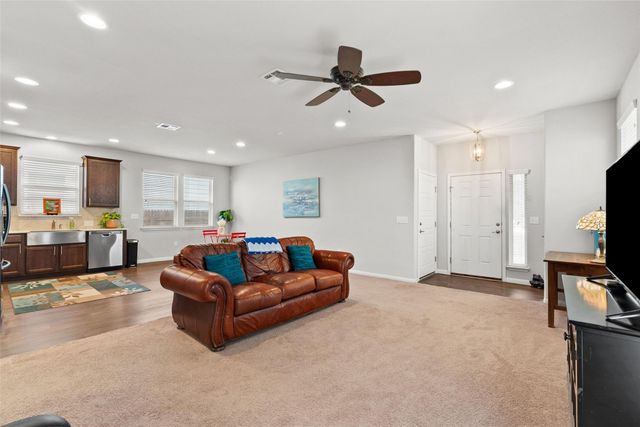 557 Twisted Oaks LN, Buda, TX 78610