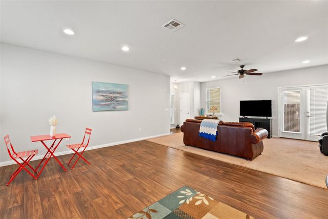 557 Twisted Oaks LN, Buda, TX 78610