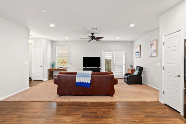 557 Twisted Oaks LN, Buda, TX 78610