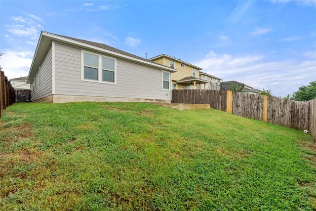 557 Twisted Oaks LN, Buda, TX 78610