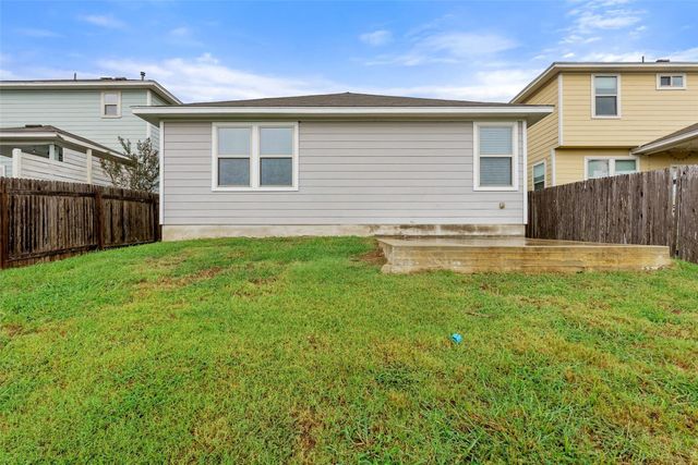557 Twisted Oaks LN, Buda, TX 78610