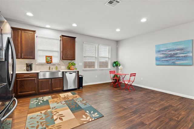 557 Twisted Oaks LN, Buda, TX 78610