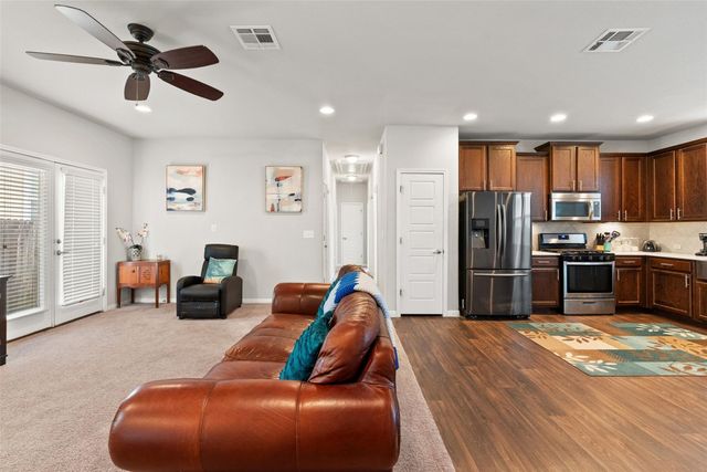 557 Twisted Oaks LN, Buda, TX 78610