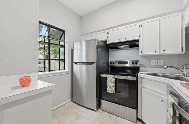 1013 Chestnut ST B1, San Marcos, TX 78666