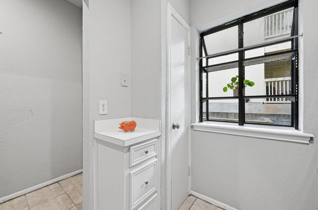 1013 Chestnut ST B1, San Marcos, TX 78666