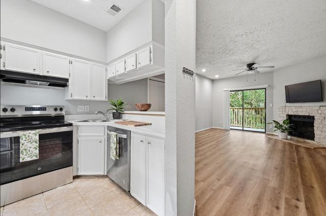 1013 Chestnut ST B1, San Marcos, TX 78666