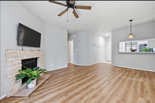 1013 Chestnut ST B1, San Marcos, TX 78666