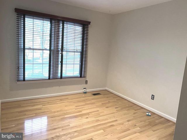 13 DICKENS SQ, Lutherville Timonium, MD 21093