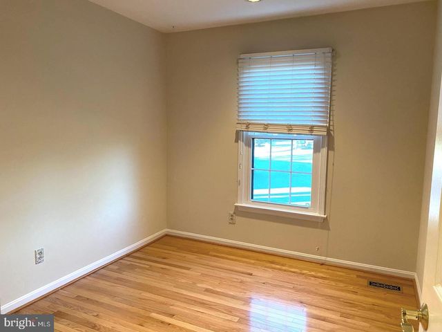 13 DICKENS SQ, Lutherville Timonium, MD 21093