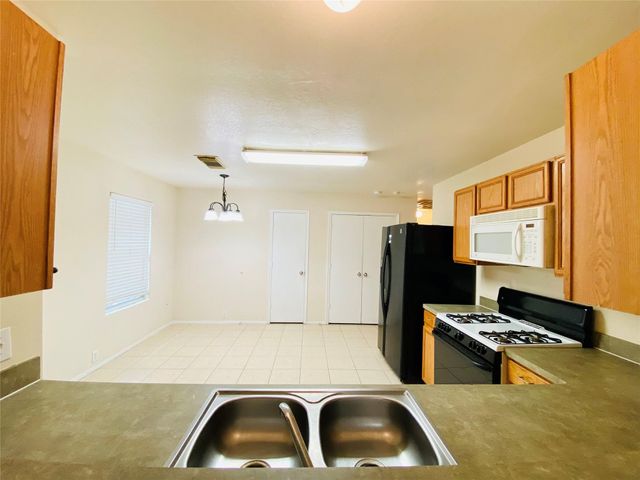 3319 Becker Glen Street, Fresno, TX 77545