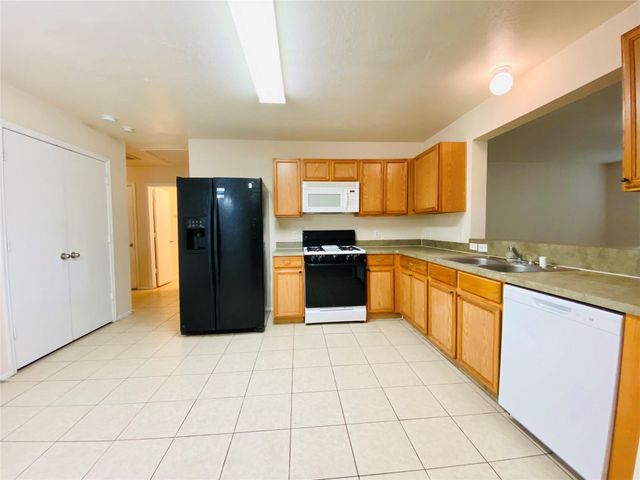 3319 Becker Glen Street, Fresno, TX 77545