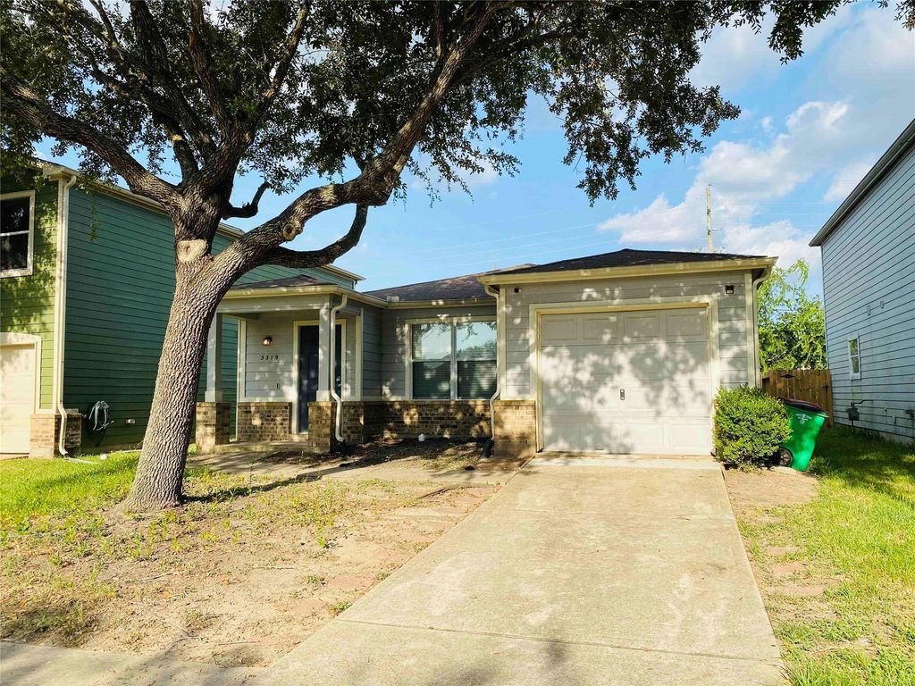 3319 Becker Glen Street, Fresno, TX 77545