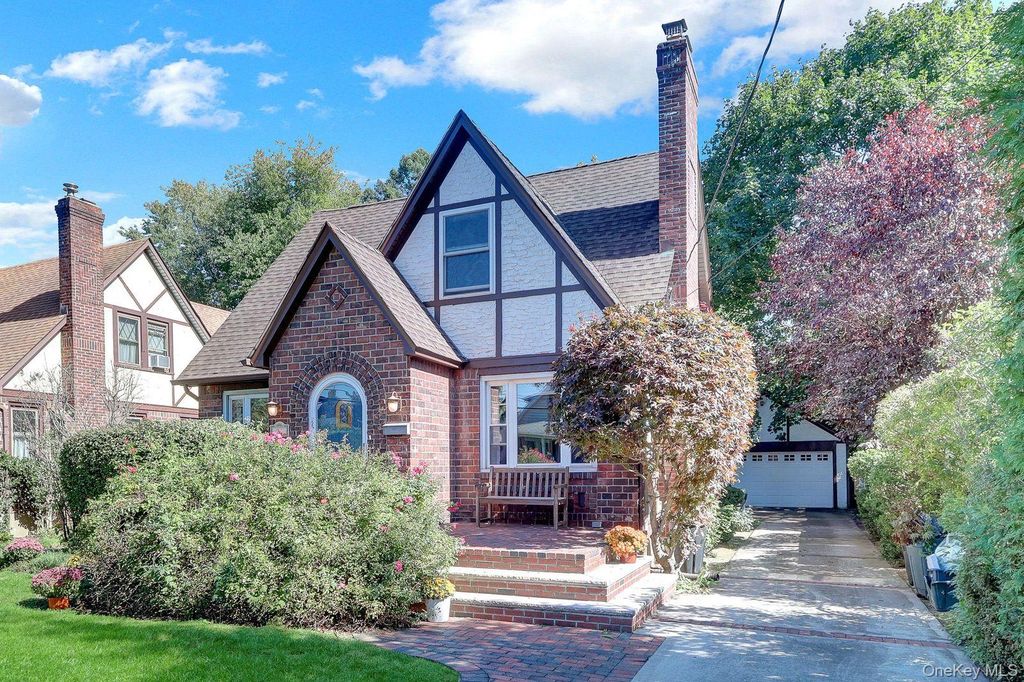 36 William Street, Malverne, NY 11565 — photo 2