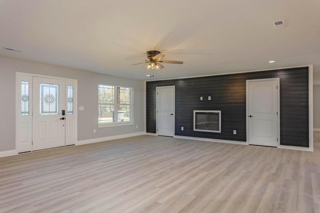 388 Edgewater Avenue, Dayton, TN 37321