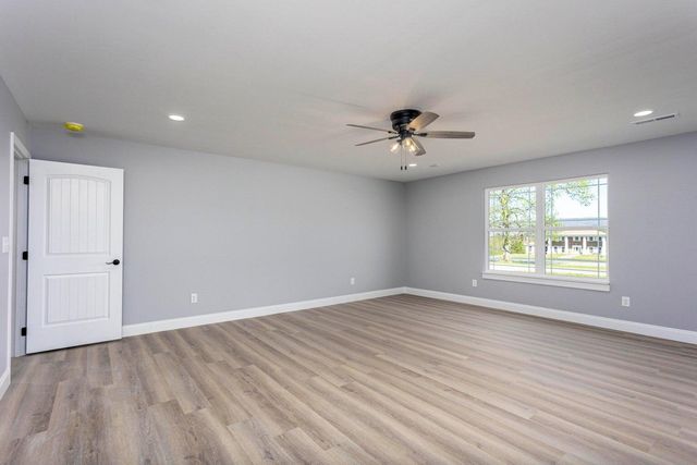 388 Edgewater Avenue, Dayton, TN 37321