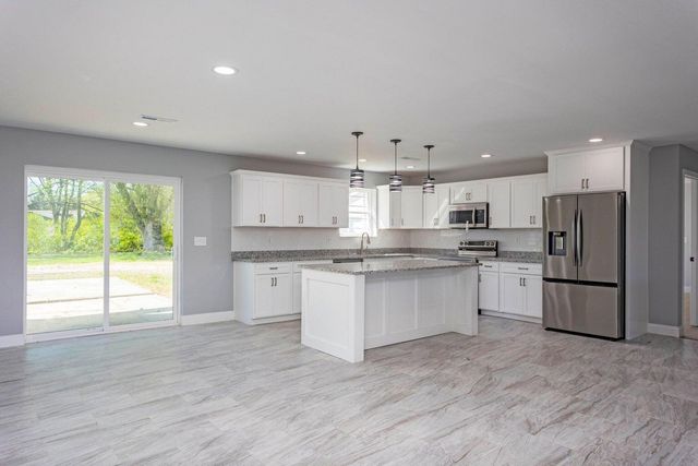 388 Edgewater Avenue, Dayton, TN 37321