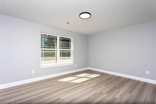 388 Edgewater Avenue, Dayton, TN 37321