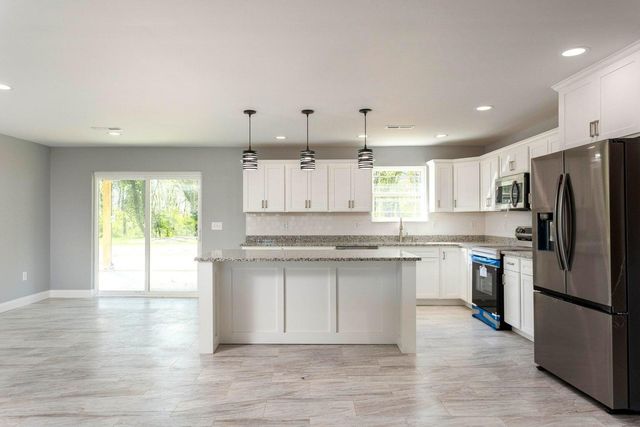 388 Edgewater Avenue, Dayton, TN 37321