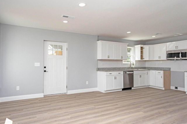 388 Edgewater Avenue, Dayton, TN 37321